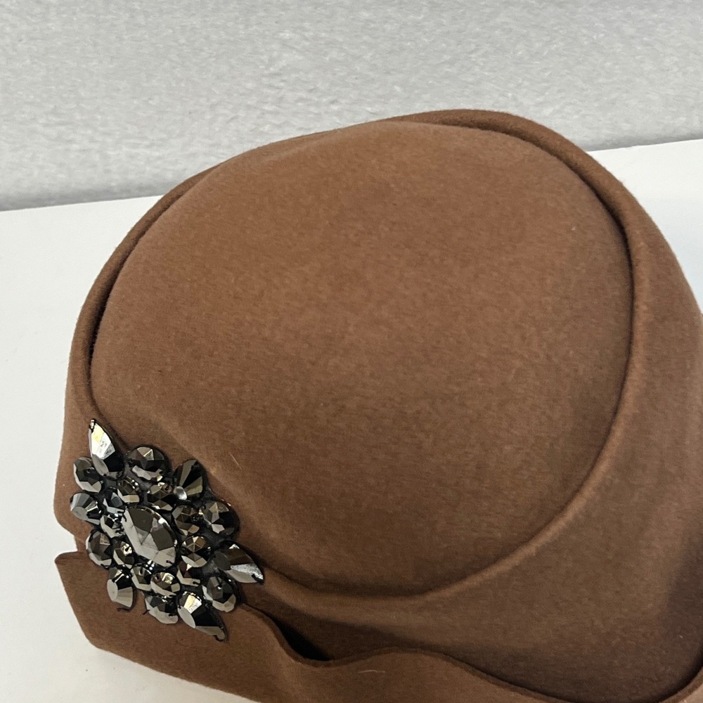 Flu's Ear Italy Brown 100% Wool Felt Cloche Hat Crystal Starburst Brooch Accent - Picture 3 of 8